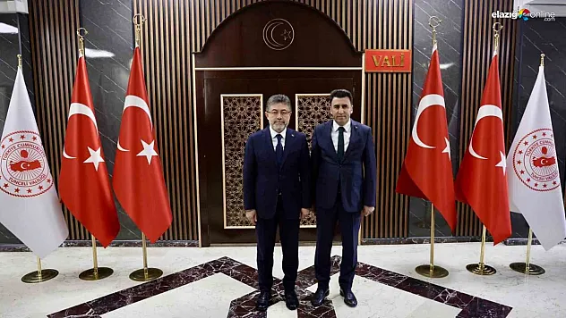 Bakan Yumaklı Tunceli'de Arı Kovanı Dağıtım Törenine Katıldı