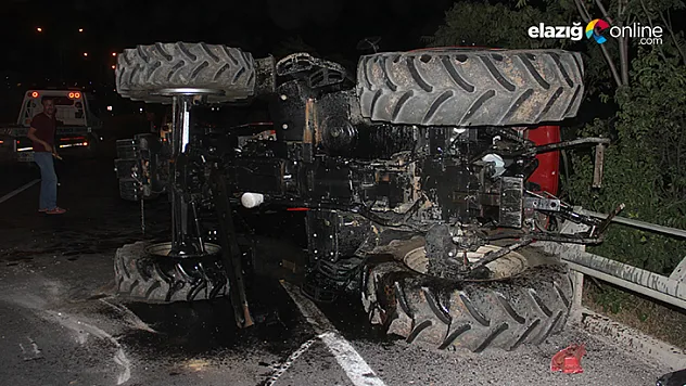 Bariyerlere çarparak devrilen traktördeki 2 kişi yaralandı