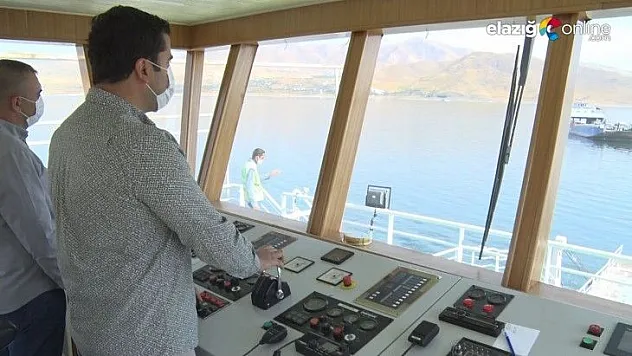 Başkan Alan, Elazığ-Tunceli arasında feribotla yolcu taşıdı