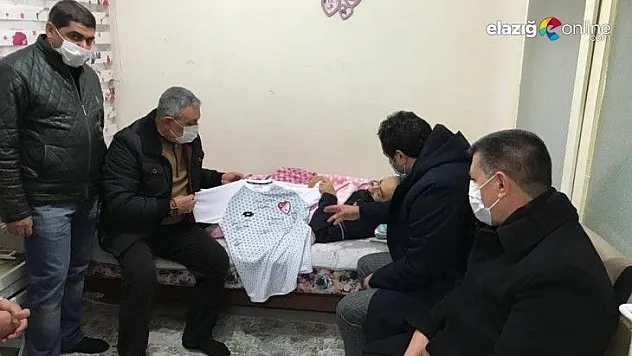 Başkan Şerafettin Yıldırım Simitçi Ömer'i yalnız bırakmadı