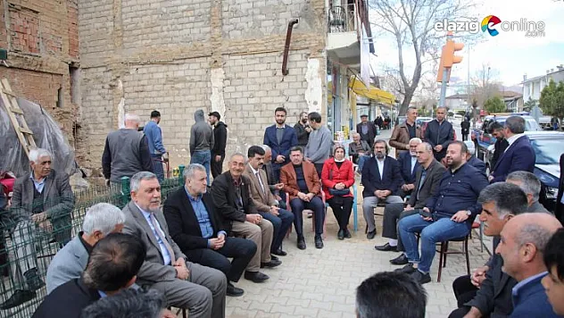 Başkan Yıldırım'dan Baskil'deki kayısı üreticilerine ziyaret