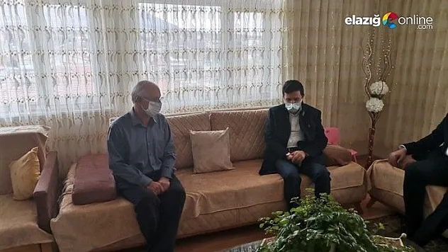 Baskil Kaymakamı Yılmaz, gazileri evinde ziyaret etti