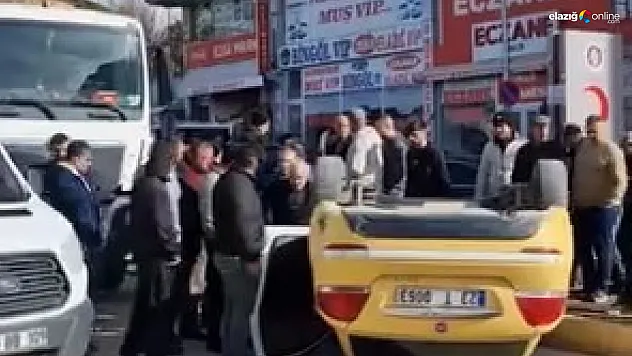 Üniversite Mahallesi'nde korkutan kaza: Taksi sürücüsü ölümden döndü