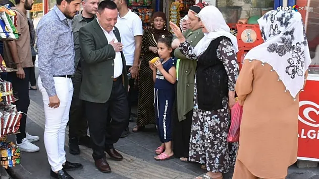 Beyoğlu, esnaf ve vatandaşların bayramını kutladı