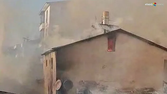 Bingöl'de korkutan çatı yangını