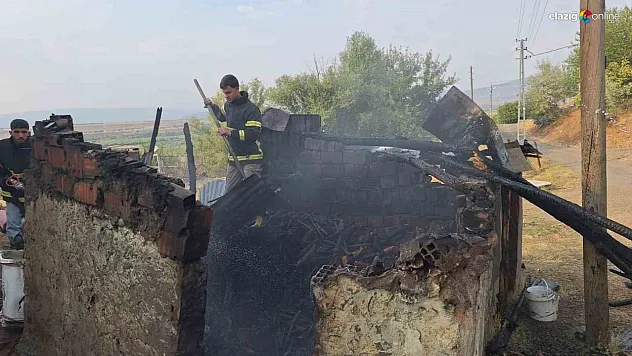 Bingöl'de odunluk yangını, eve sıçramadan söndürüldü