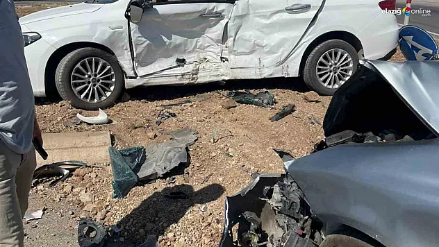 Bingöl'de otomobiller çarpıştı: 2 yaralı