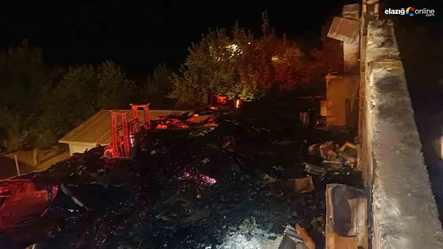Bingöl'deki çatı yangını korkuttu