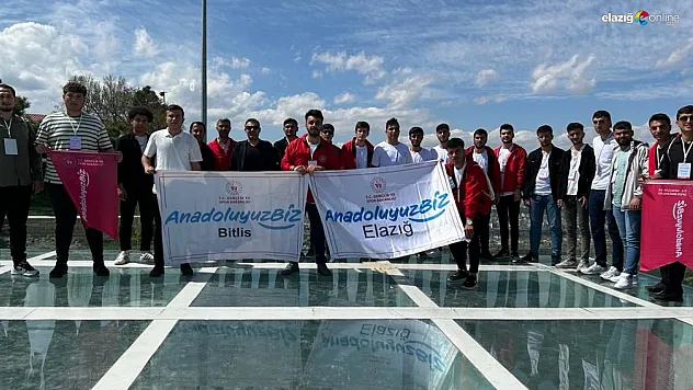 Bitlisli gençler Elazığ'ı gezip görme fırsatı buldular