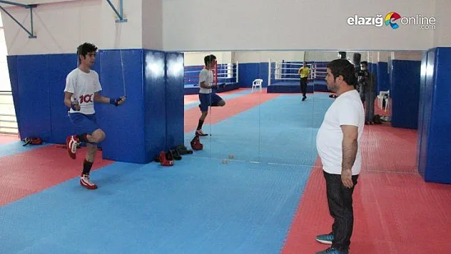 Boks Milli Takımlar  Antrenörü Döndü: 'Eski performanslarını yakalayacaklar'
