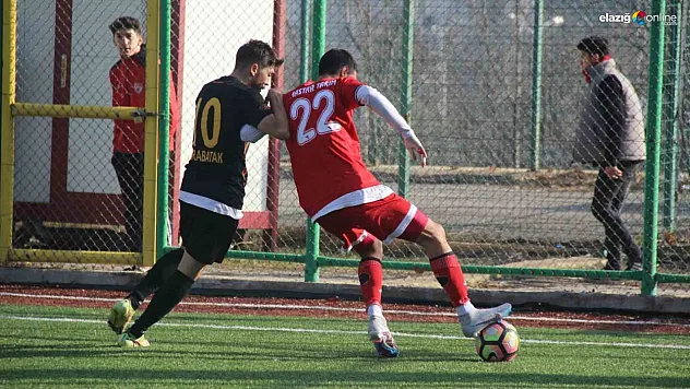 Öne geçen Rüstempaşaspor skoru koruyamadı