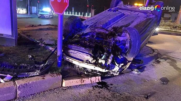 Çaldığı otomobil ile kaçarken kaza yapan şüpheli, hastanelik oldu