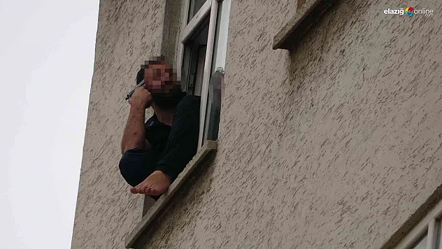 Elazığ'da intihar girişimini polis önledi