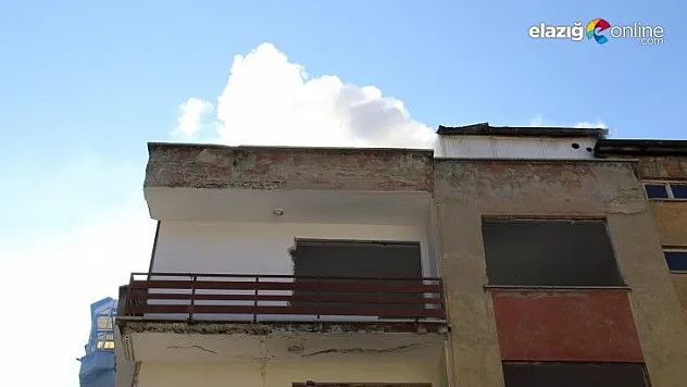 Çatı yangını büyümeden söndürüldü