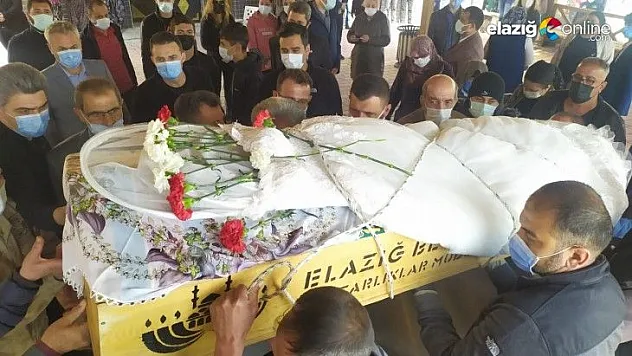 Cinayete kurban giden Emine, gelinlikli tabutu ile uğurlandı