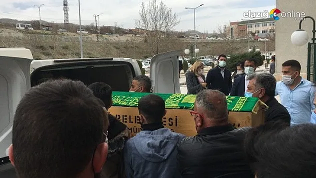 Cinayete kurban giden Emine'nin cenazesi ailesinin gözyaşları arasında morgdan alındı