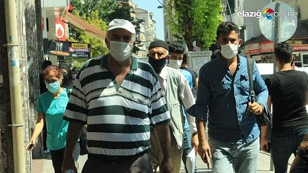 Covid-19 artınca, Elazığ'da herkes maske takmaya başladı