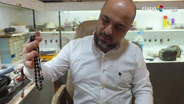 Cumhurbaşkanı Erdoğan için vişne mermerinden 'tespih' yaptı