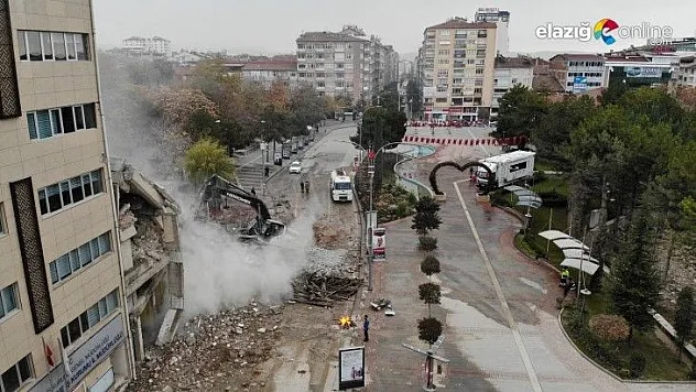 Deprem bölgesi Elazığ'da kısıtlamayla yıkımlar hız kazandı