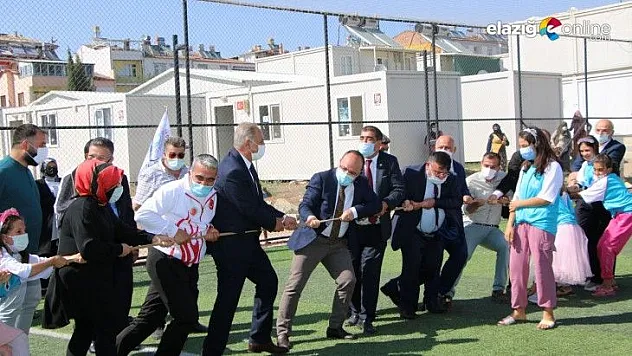 Depremzede çocuklar geleneksel oyunlarla eğlendi