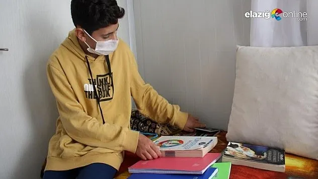 Depremzede çocuklar, İzmir için koli koli yardım topladı