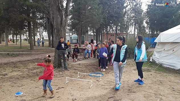 Depremzede çocuklara yönelik sinema saati ve parkur oyunları etkinliği