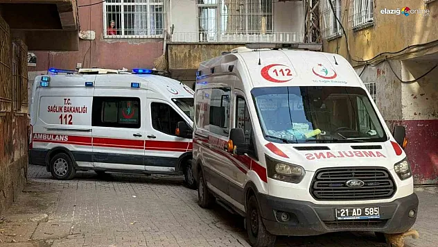 Diyarbakır'da apartmanda priz kaynaklı yangın: 7 kişi dumandan etkilendi