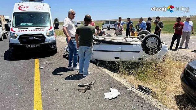 Diyarbakır'da otomobiller çarpıştı: 5 yaralı
