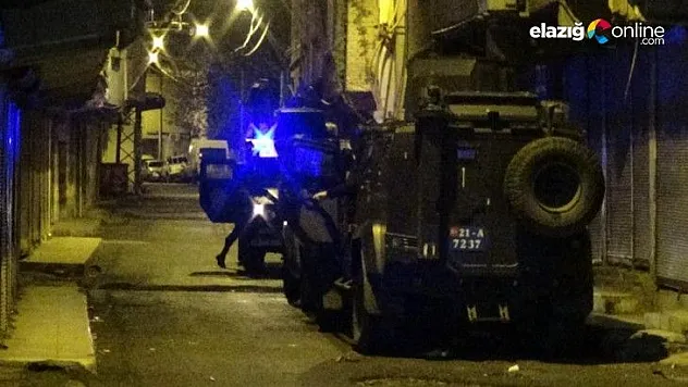 Diyarbakır'da Uyuşturucu Satıcıları Kısıtlama Saatinde Çatıştı!