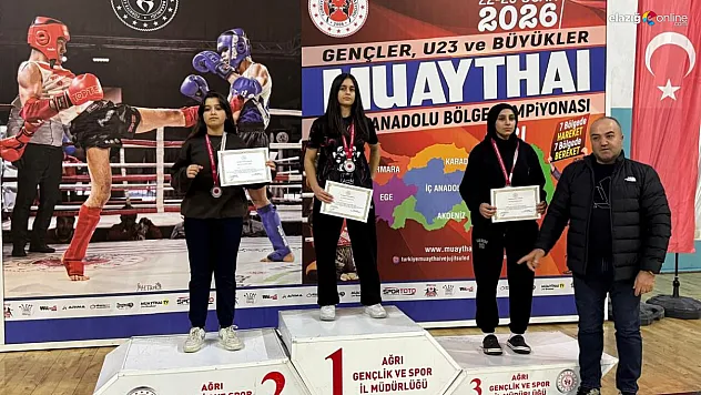 Elazığ Muay Thai'de tarih yazdı: Ağrı'dan 12 madalyayla döndüler!