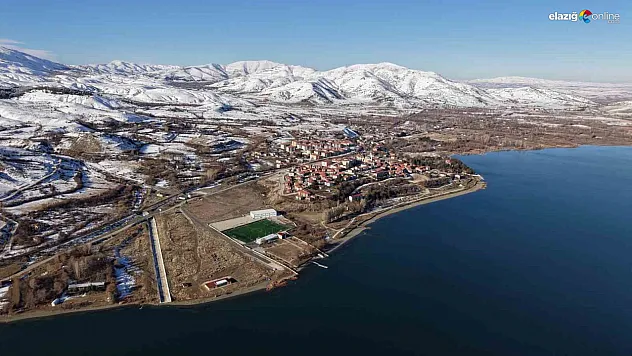 Elazığ beyaz gelinliğini giydi: İşte Harput'tan Hazar Gölü'ne kar manzaraları