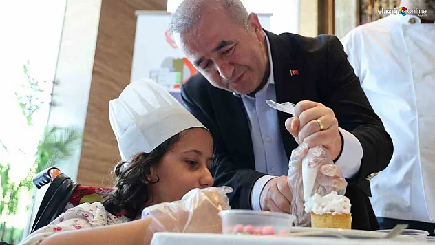 Gastro-Elazığ 2025 Renkli Başladı: Özel Bireyli Gençlerden Pasta Şöleni!