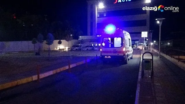Dur İhtarına Uymayan Otomobil Polis Memuruna Çarpıp Kaçtı
