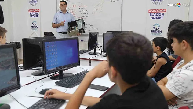 Elazığ'da çocuklar yaz tatilini EBEGEM'de geçiriyor