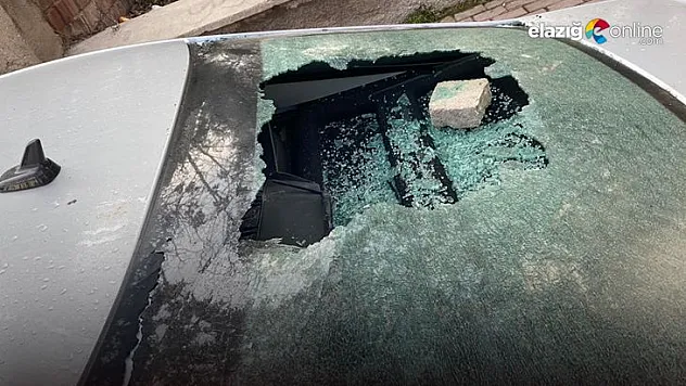 Elazığ Ak Parti Eski Gençlik Kolları Başkanı Er'in Aracına Çirkin Saldırı