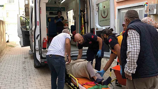 Elazığ'da Yaşlı Kadın Trafik Kazasında Yaralandı! Sürücü İlk Müdahaleyi Yaptı!