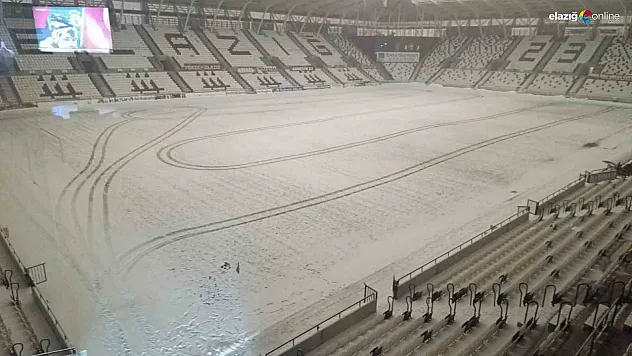 Kar bastırdı, ekipler sahaya indi: Elazığspor-Ankaragücü maçı oynanacak mı?