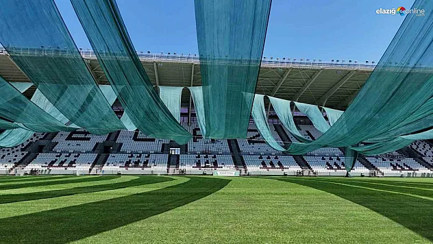 Elazığ'da Çimlere Nefes Aldıran Proje! Spor Sahalarına Yenilikçi Sistem!