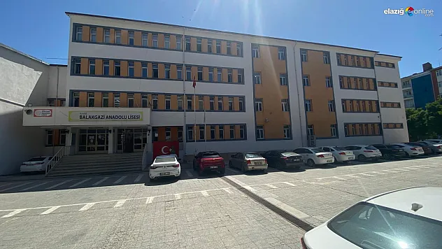 Elazığ Balakgazi Anadolu Lisesi'nde Futbol Turnuvası Tamamlandı: Şampiyon 11 D Sınıfı!