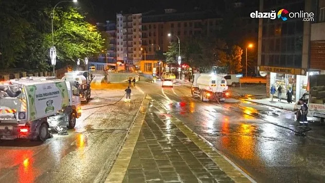 Elazığ Belediyesi kapsamlı temizlik çalışmalarına devam ediyor