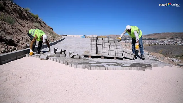 Elazığ Belediyesi Asri Mezarlık içerisindeki bağlantı yollarını artırıyor