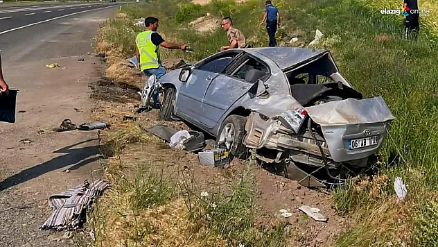 Elazığ-Bingöl Karayolunda Feci Kaza! Otomobil Şarampole Uçtu!