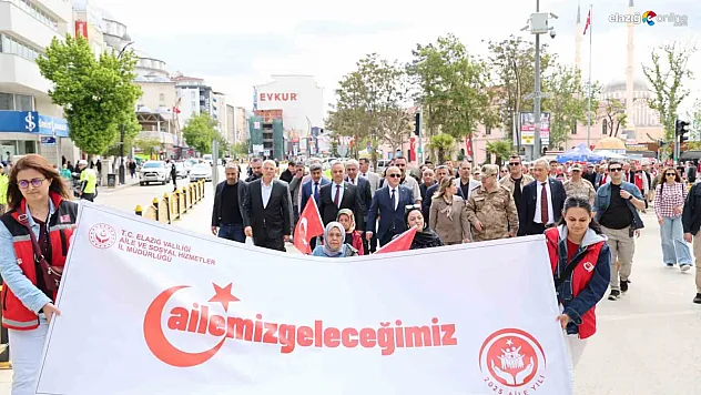 Elazığ'da Ailenin Gücü Sokaklara Yansıdı: Toplumsal Dayanışma için Birlikte Yürüdüler!