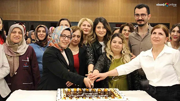 Fethi Sekin Şehir Hastanesi Ebeler Günü'nde Meslektaşlarını Unutmadı!