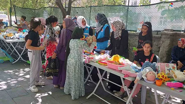 Elazığ'dan Gazze'ye Anlamlı Destek: Minik Ellerden Büyük Kampanya!