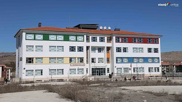 Kantinde yedikleri tavuktan sonra hastanelik oldular!