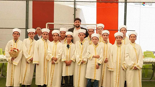 Elazığ'da genç hafızlara anlamlı tören: 13 genç hafız oldu