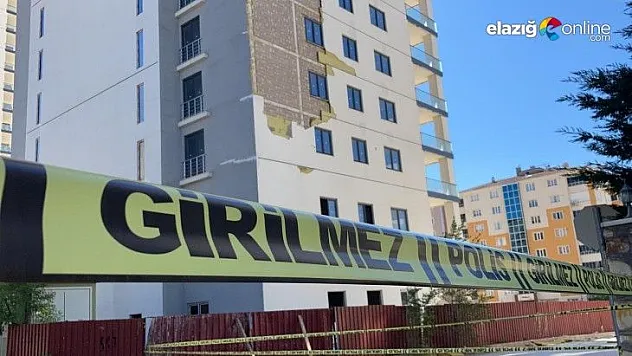 Tehlike oluşturan binanın çevresi polis şeridiyle kapatıldı