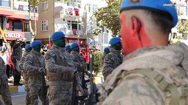 Elazığ'da 29 Ekim Cumhuriyet Bayramında JÖH'lerin gösterisi nefes kesti