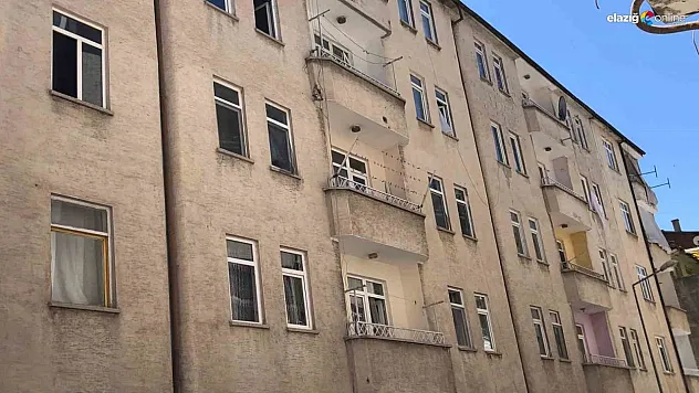 3'üncü kattan düşen çocuk yaralandı